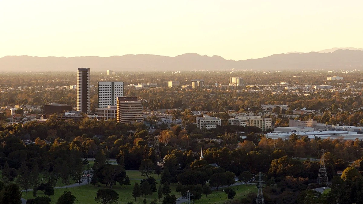 Premium Burbank Limo Service by Beverly Deluxe