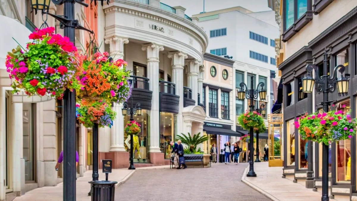 Limo Service Beverly Hills by Beverly Deluxe