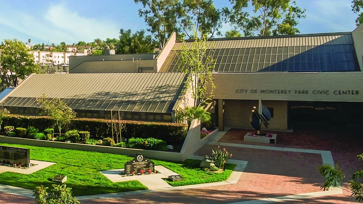 Luxury Limo Service Monterey Park by Beverly Deluxe