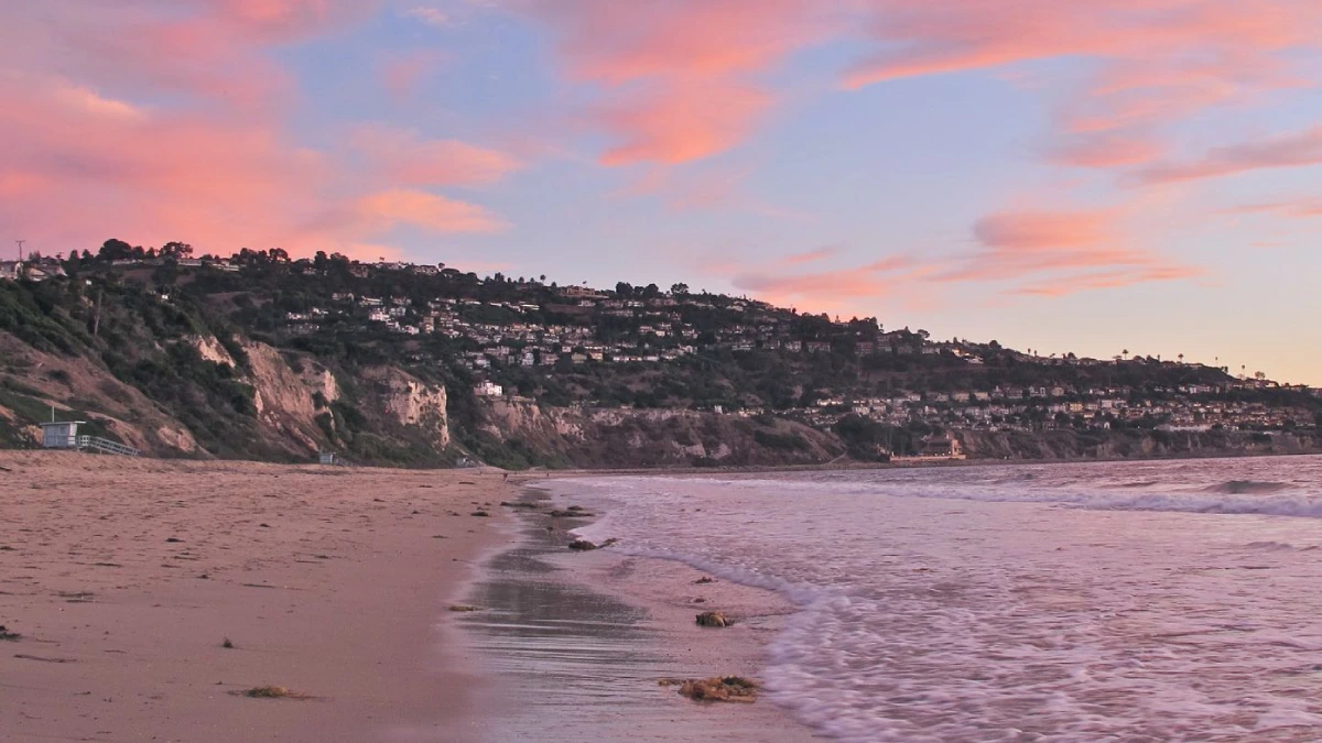 Luxury Limo Service Torrance CA with Beverly Deluxe