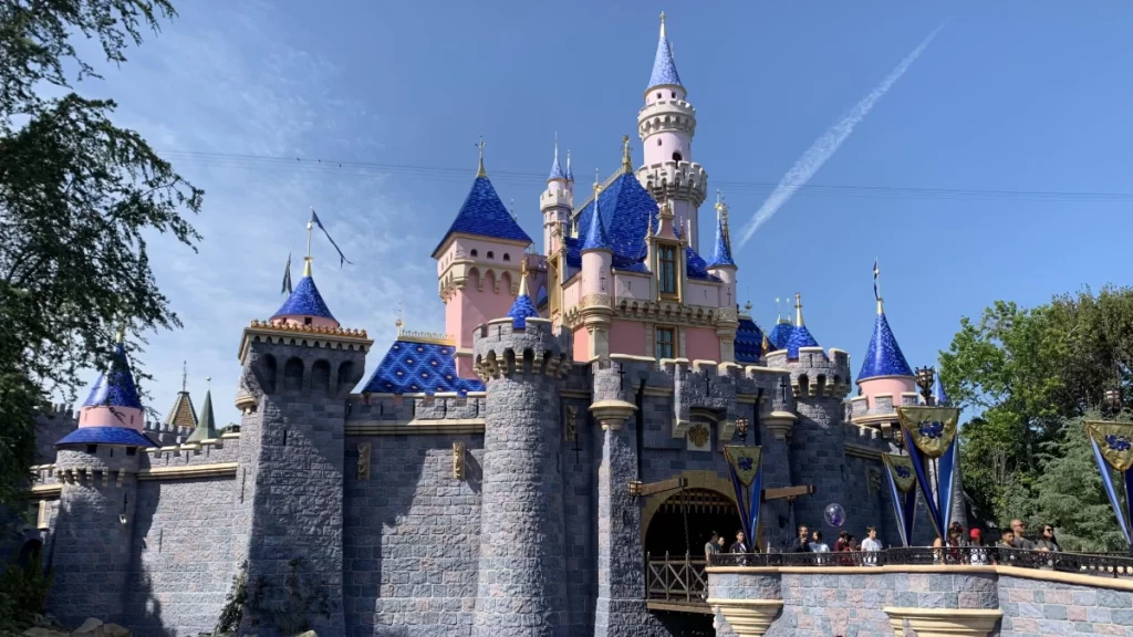 Los Angeles Airport to Anaheim transportation luxury car service