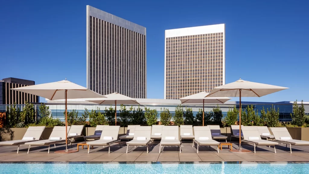 Reliable Transfers from Los Angeles Airport to Fairmont Century Plaza