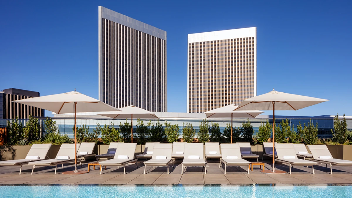 Reliable Transfers from Los Angeles Airport to Fairmont Century Plaza