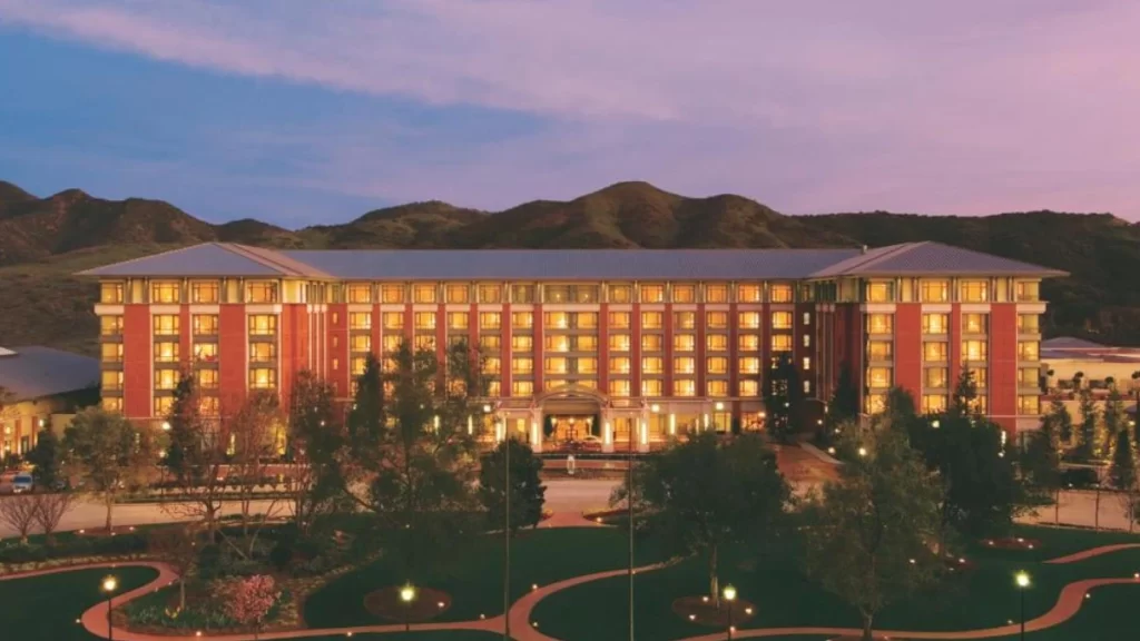 Premium Transportation from LAX to Four Seasons Hotel Westlake Village